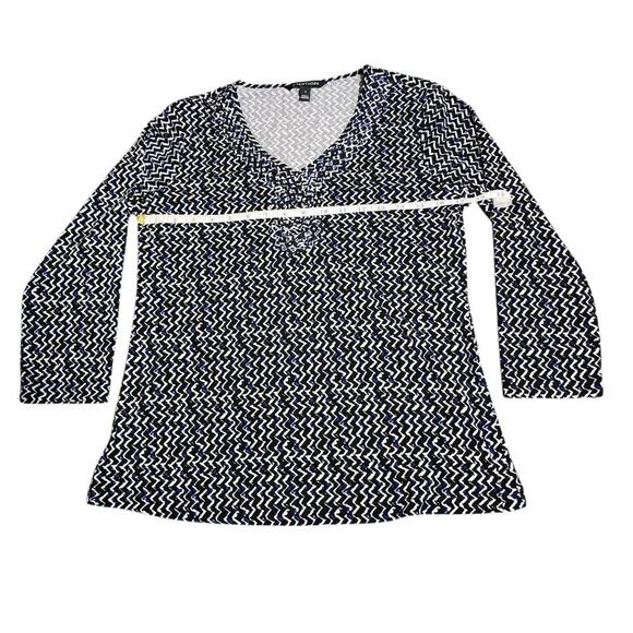 41 Hawthorn Women's Size Small Long Sleeve V-Neck Blue Geo Pattern Shirt Top - Picture 5 of 8